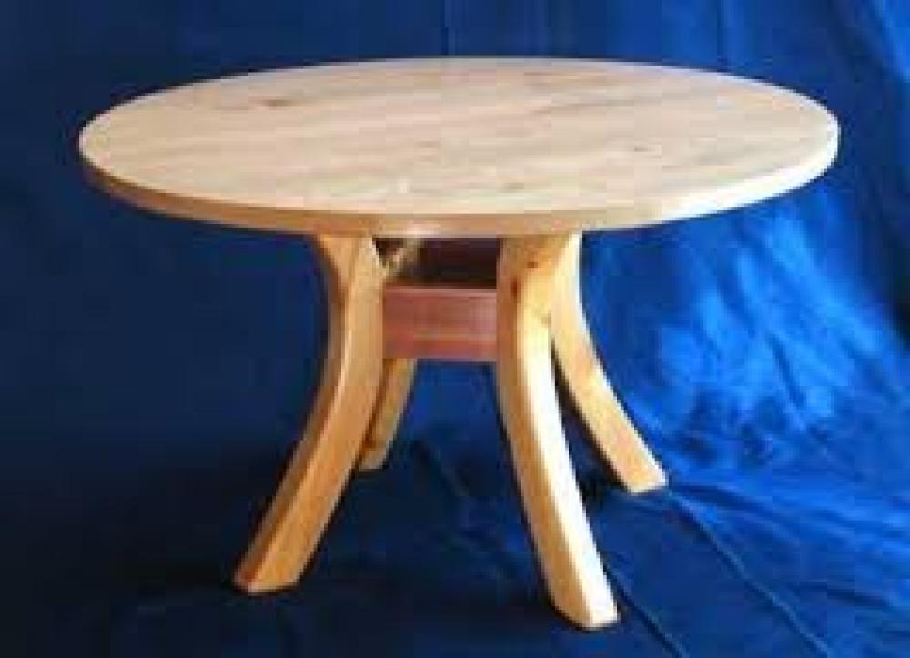 Как собрать круглый стол. Круглый деревянный стол. Круглый деревянный столик. Круглый столик из дерева. Круглый столик из фанеры.